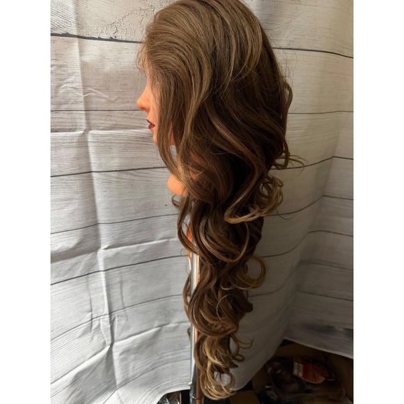 Glueless. Walnut color synthetic curly wig - Picture 2 of 4